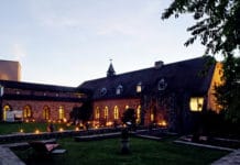 Weihnachts-, Christkindl- und Wintermärkte in Rheinland-Pfalz Außenansicht Hotel Kloster Hornbach am Abend