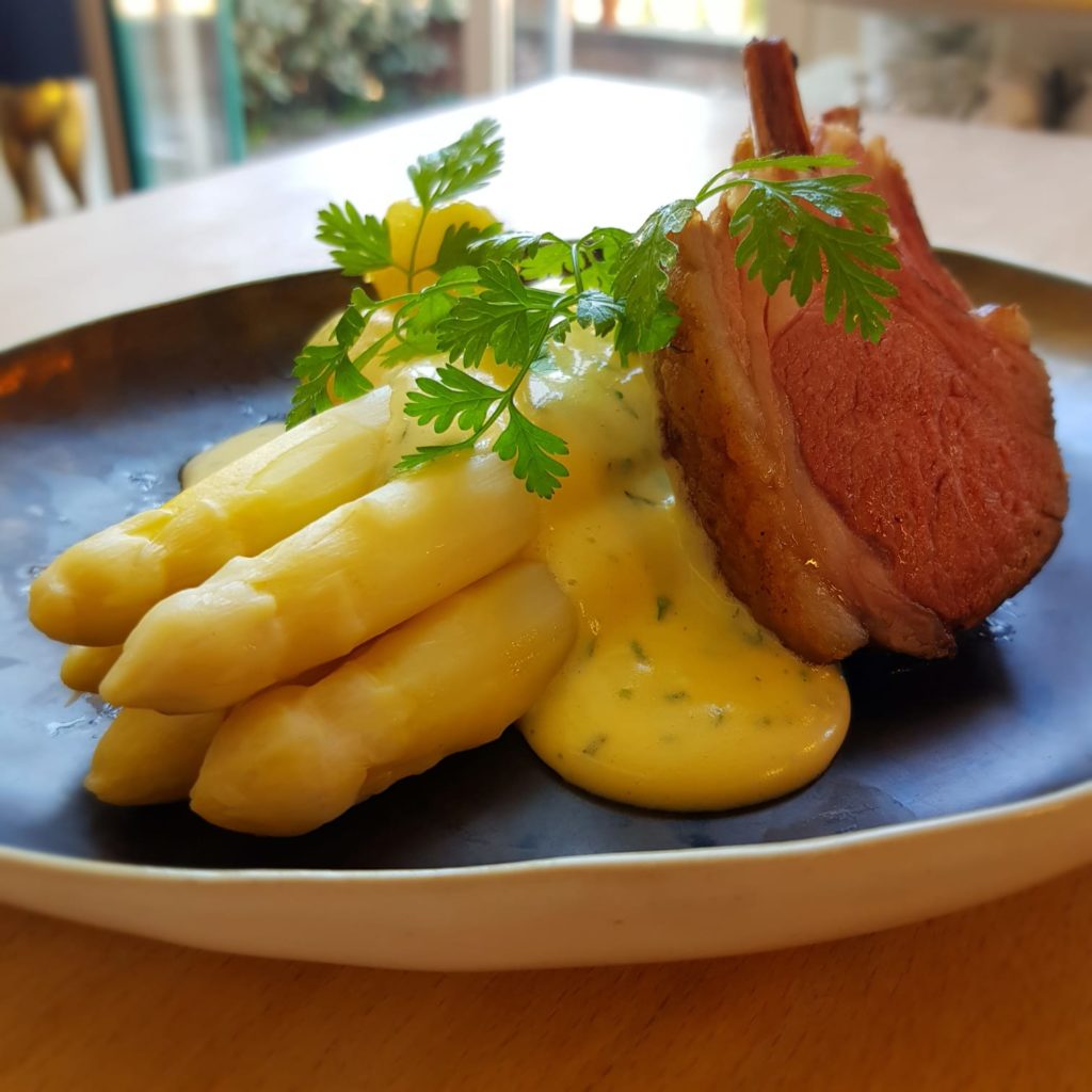 Rezept Pfälzer Spargel mit Sauce Bearnaise und Lammkarree, einfach und gut